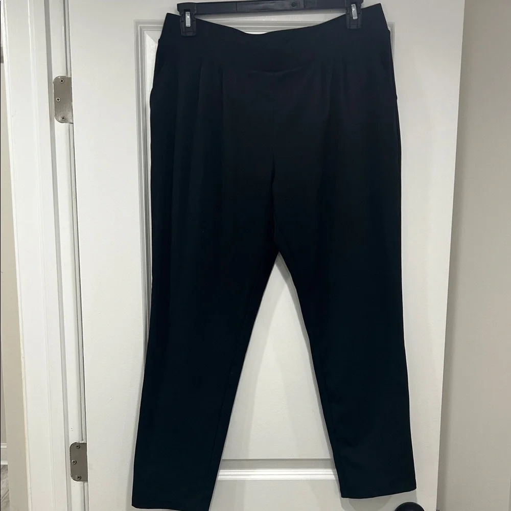 Mondetta Classic Pleated Black Leggings